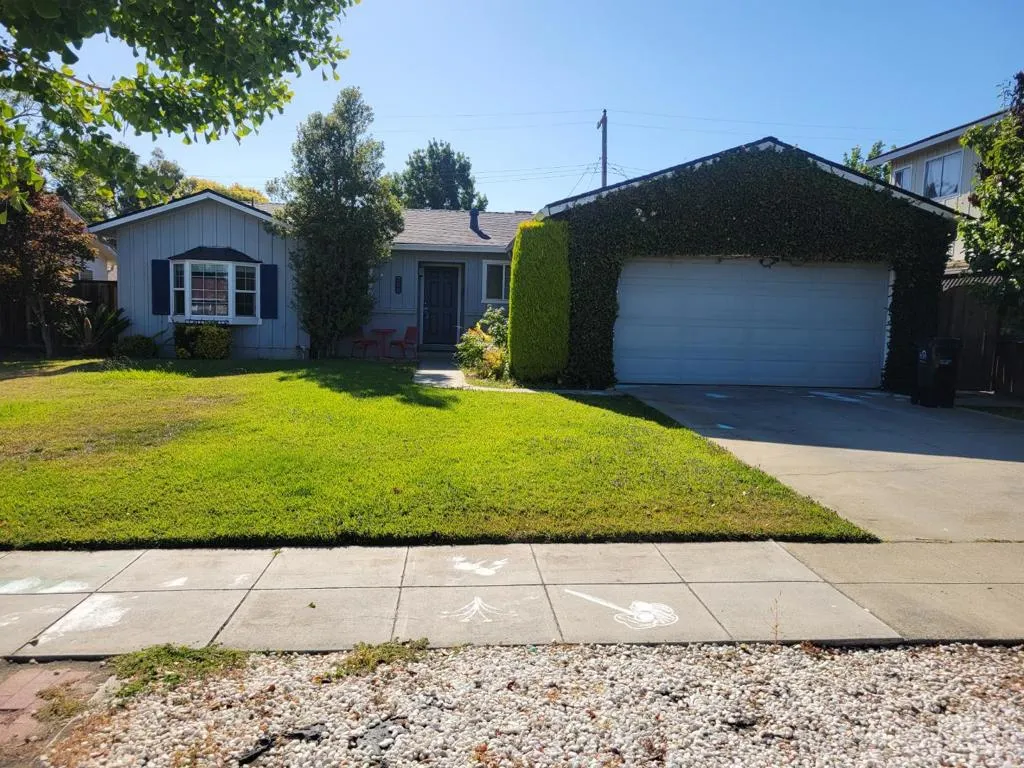 756 Broadmoor Dr