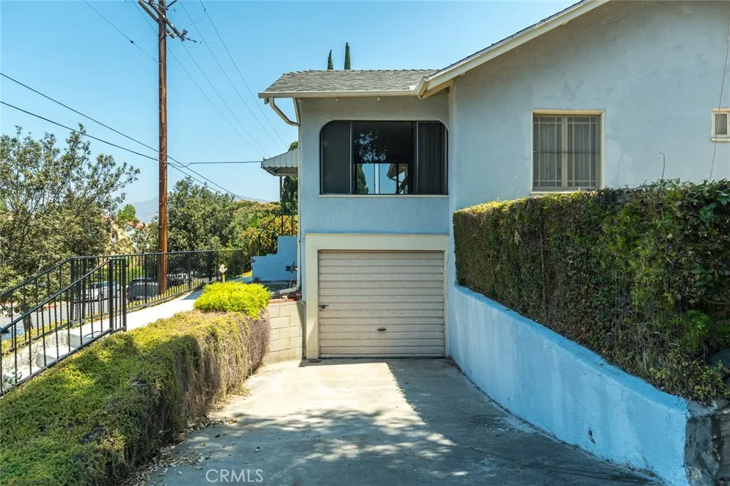 One car garage
