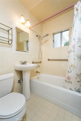 Full​​‌​​​​‌​​‌‌​​‌​​​‌‌​​​‌​​‌‌​​‌‌​​‌‌​​​​ bathroom