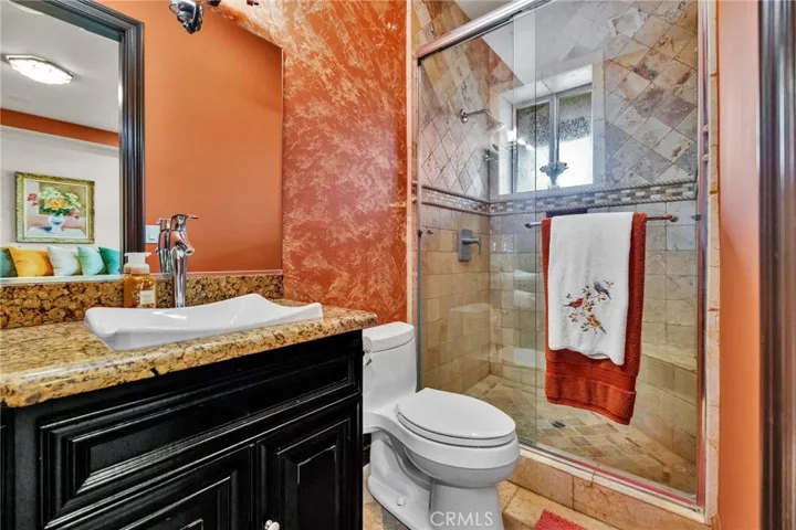 3 BEDROOM SUITE UPSTAIRS BATHROOM
