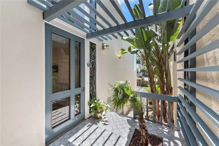 201 Nyes Place, Laguna Beach, California 92651