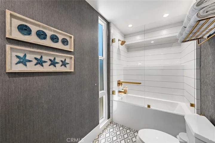 201 Nyes Place, Laguna Beach, California 92651