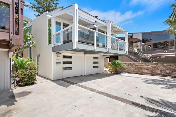 201 Nyes Place, Laguna Beach, California 92651