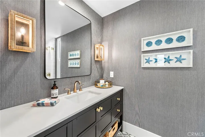 201 Nyes Place, Laguna Beach, California 92651