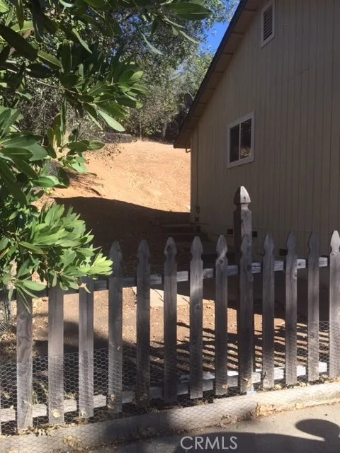 Fenced side yard