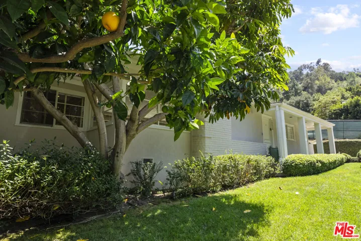 10630 Somma Way, Los Angeles, California 90077