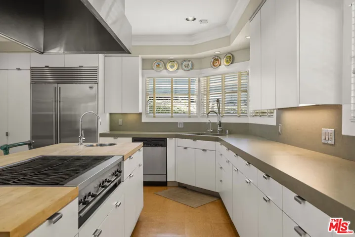 10630 Somma Way, Los Angeles, California 90077