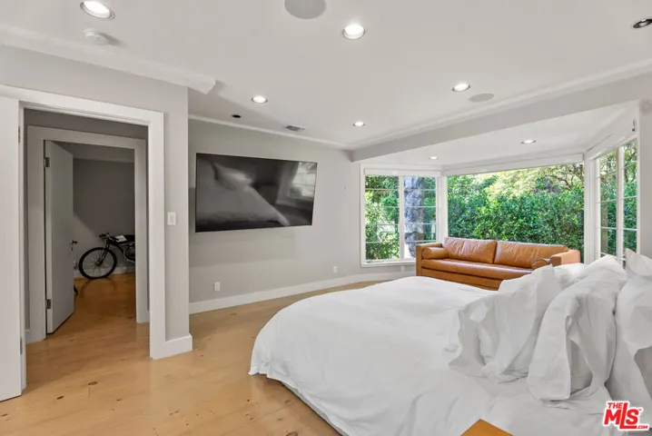 10630 Somma Way, Los Angeles, California 90077