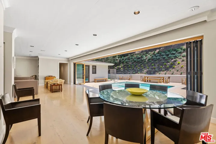 10630 Somma Way, Los Angeles, California 90077