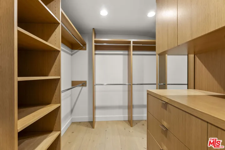 10630 Somma Way, Los Angeles, California 90077