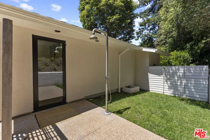 10630 Somma Way, Los Angeles, California 90077