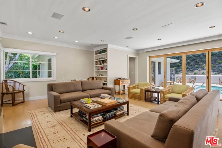 10630 Somma Way, Los Angeles, California 90077
