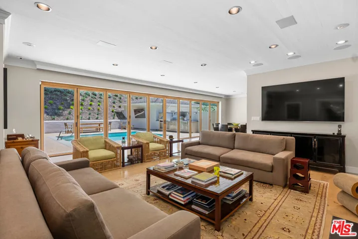 10630 Somma Way, Los Angeles, California 90077