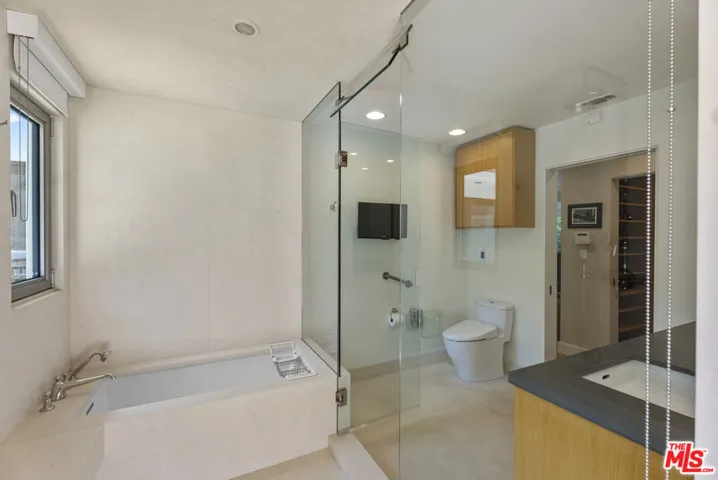 10630 Somma Way, Los Angeles, California 90077
