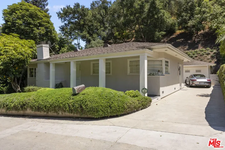 10630 Somma Way, Los Angeles, California 90077