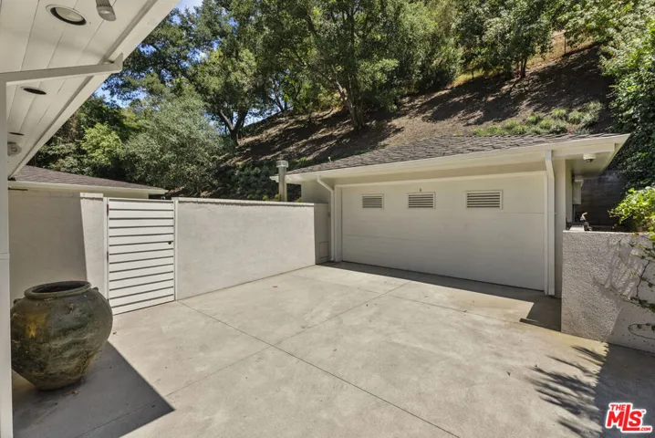 10630 Somma Way, Los Angeles, California 90077