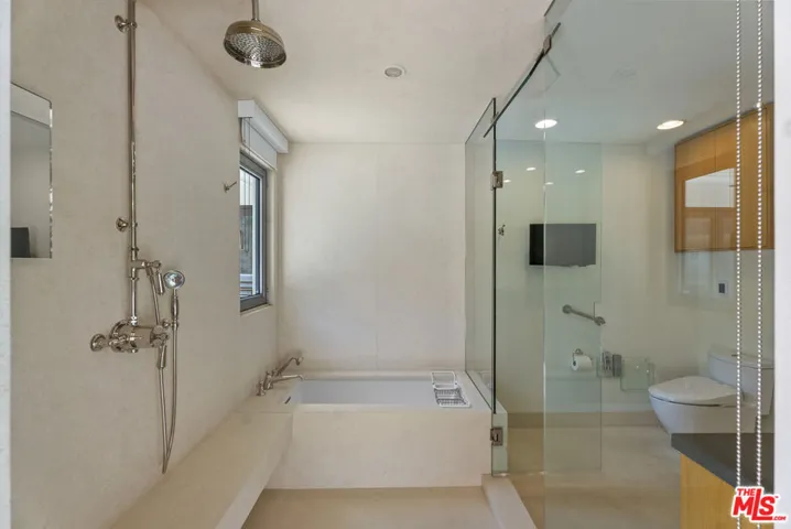10630 Somma Way, Los Angeles, California 90077