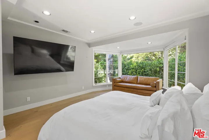 10630 Somma Way, Los Angeles, California 90077