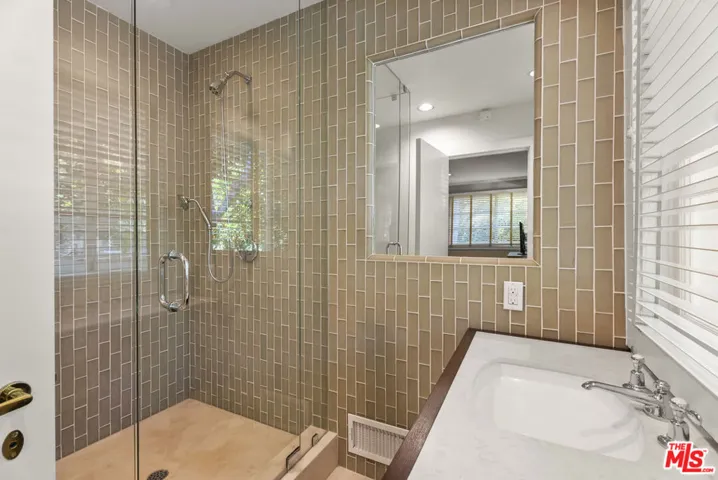10630 Somma Way, Los Angeles, California 90077
