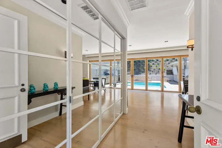 10630 Somma Way, Los Angeles, California 90077