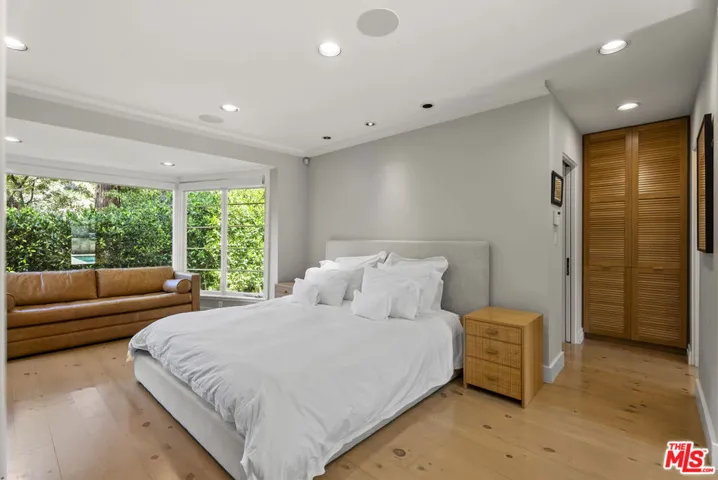 10630 Somma Way, Los Angeles, California 90077