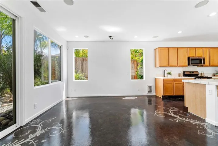 21 La Jolla Street, Watsonville, California 95076