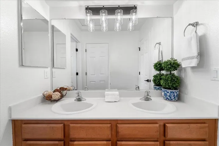 21 La Jolla Street, Watsonville, California 95076