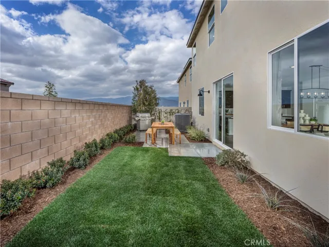 2003 Zest Street, Redlands, California 92374