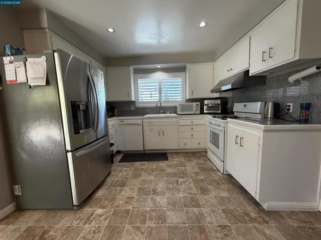 930 Sassel Avenue, Concord, California 94518 — photo 4