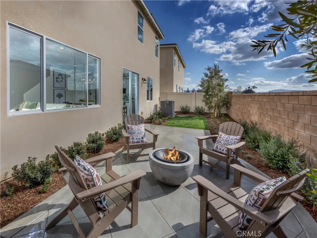 Photo is not of the actual home, but is an inspirational photo of builder’s model home and may depict options, furnishings, and/or decorator features that are not included