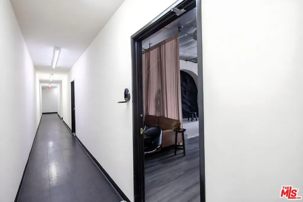 1048 S Los Angeles Street, Los Angeles, California 90015 — photo 4