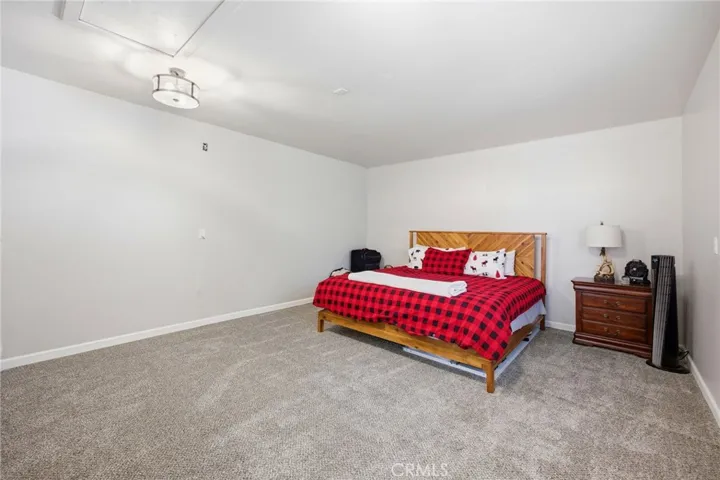 915 Brentwood Drive, Lake Arrowhead, California 92352