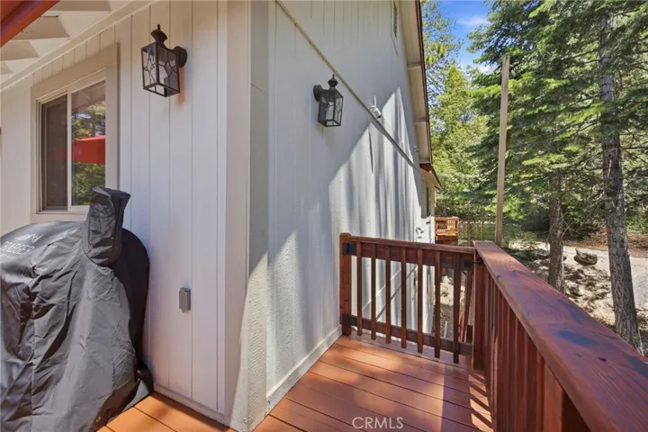 915 Brentwood Drive, Lake Arrowhead, California 92352