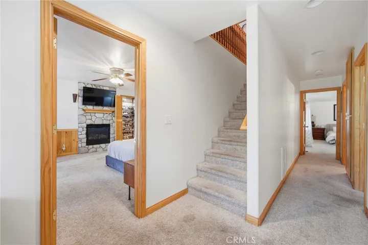 915 Brentwood Drive, Lake Arrowhead, California 92352
