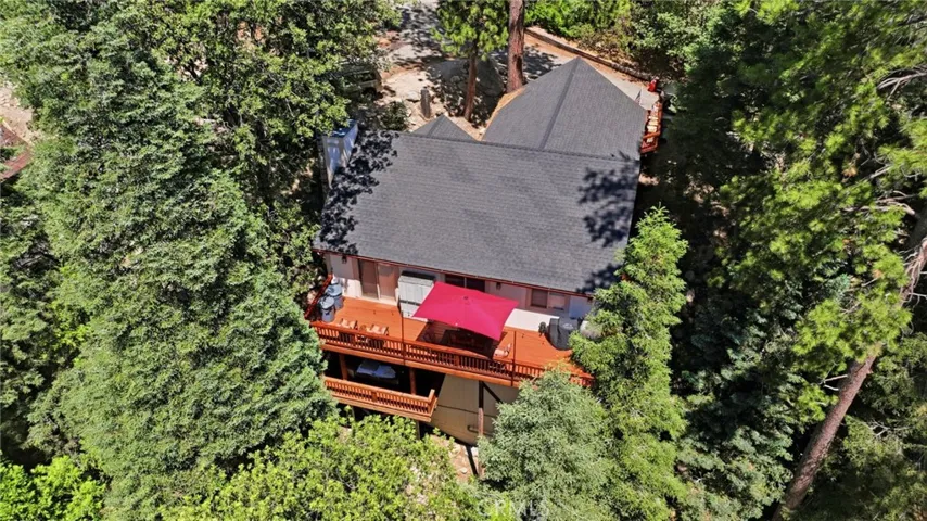 915 Brentwood Drive, Lake Arrowhead, California 92352