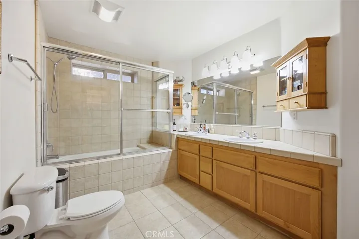 915 Brentwood Drive, Lake Arrowhead, California 92352