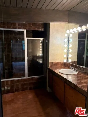 Owner's Bathroom