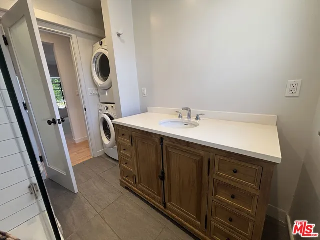 751 18th Street A, Santa Monica, California 90402