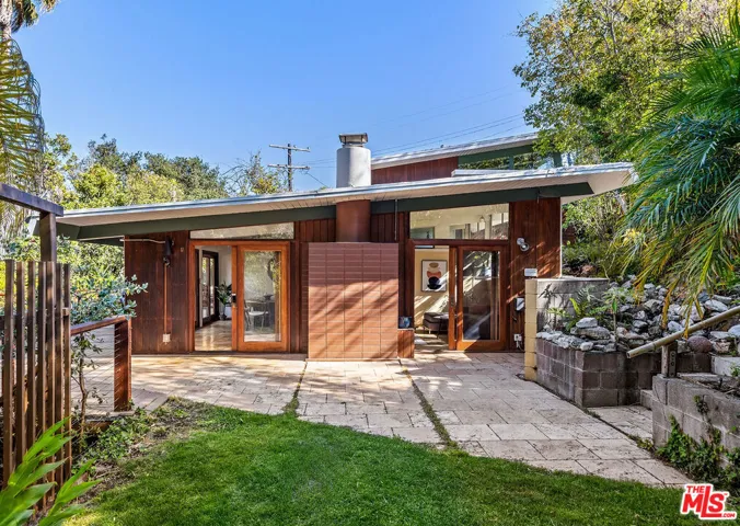 716 Rochedale Way, Los Angeles, California 90049