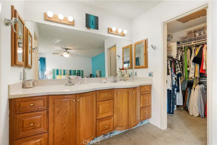 MasterBathroom  and walk-in closet