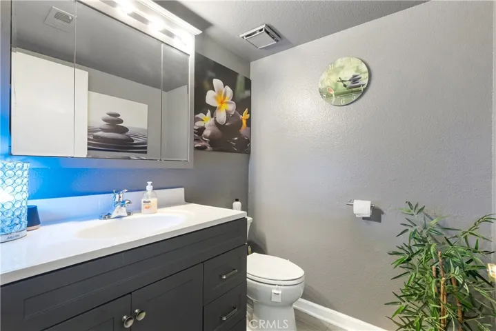  2nd Bathroom