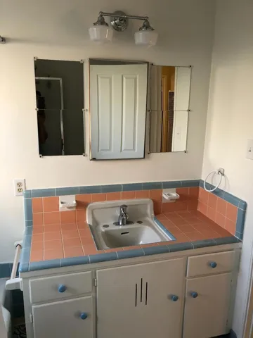 1006 Seabright Avenue, Santa Cruz, California 95062