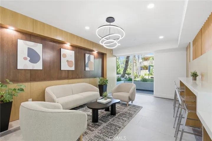Lounge/CommonWork Area
