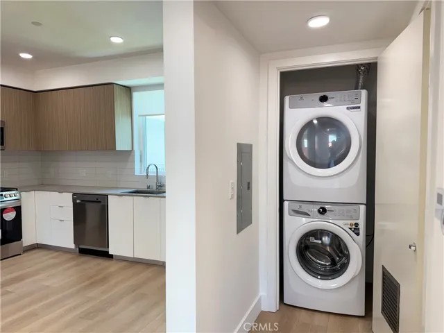 Hall/Laundry