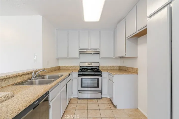 13126 Bromont 1, Sylmar, California 91342