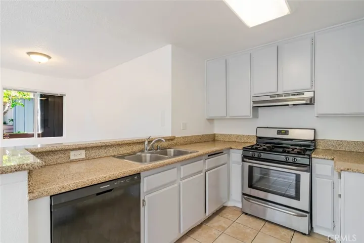 13126 Bromont 1, Sylmar, California 91342