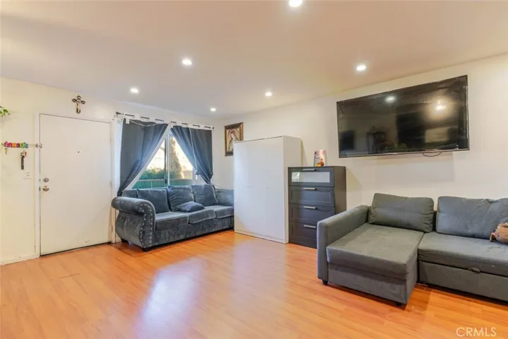 13100 Bromont Avenue 11, Sylmar, California 91342 — photo 5