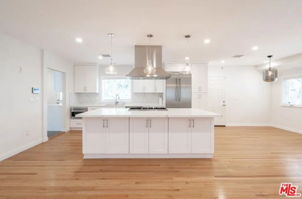 2201 Coldwater Canyon Drive, Beverly Hills, California 90210 — photo 4