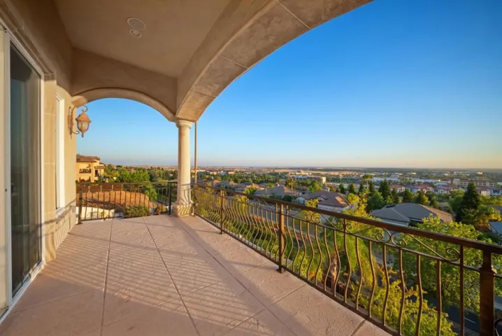 477 Serpa Way, Folsom, California 95630