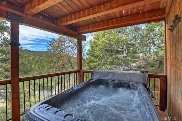 Hot tube included